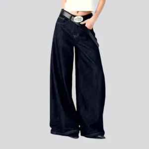 Dark-wash baggy jeans
 for ladies