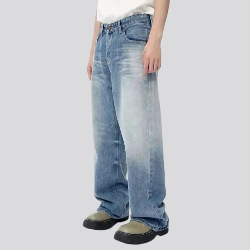 Light wash stylish men's jeans