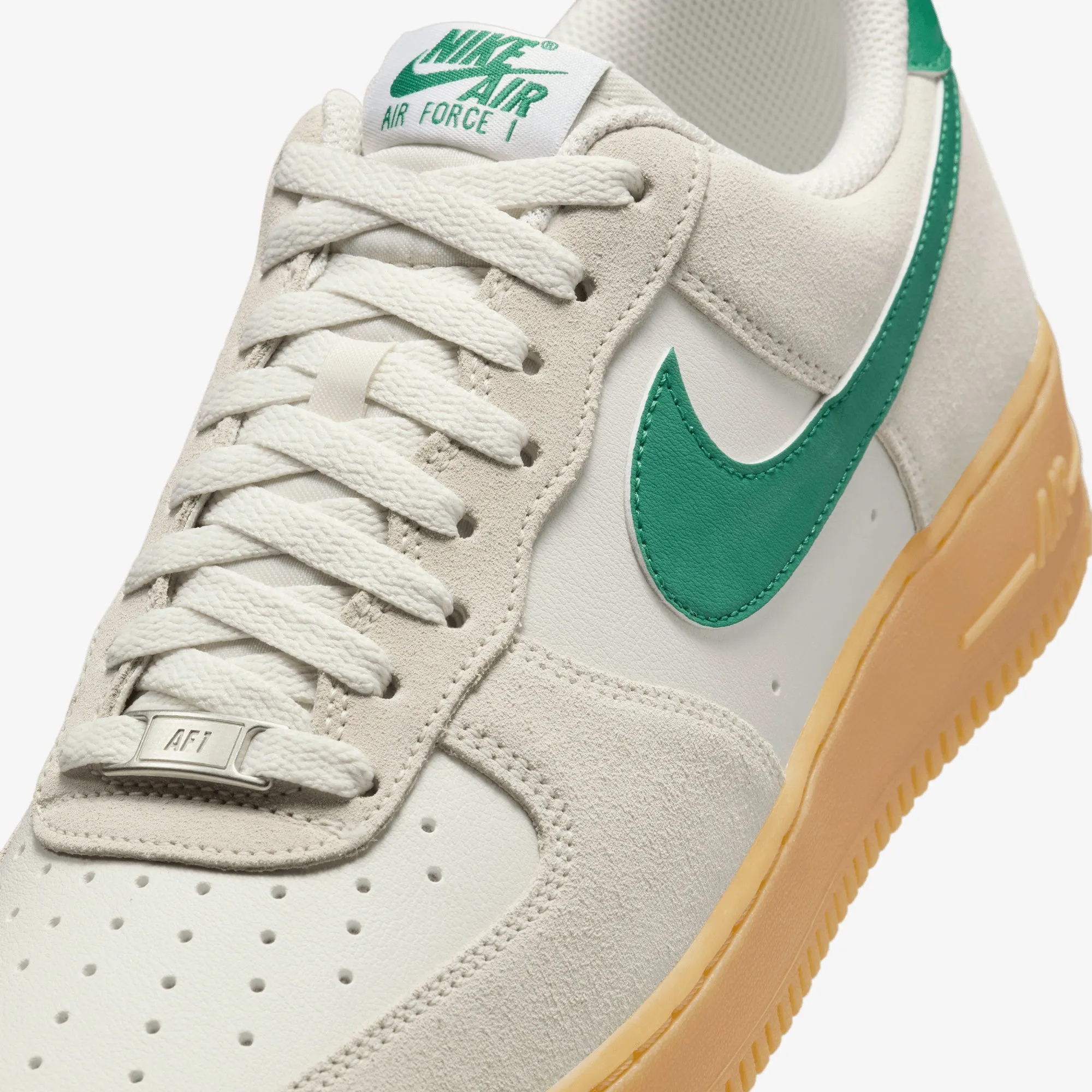 NIKE | AIR FORCE 1 '07 LV8 { PHANTOM/MALACHITE-GUM YELLOW