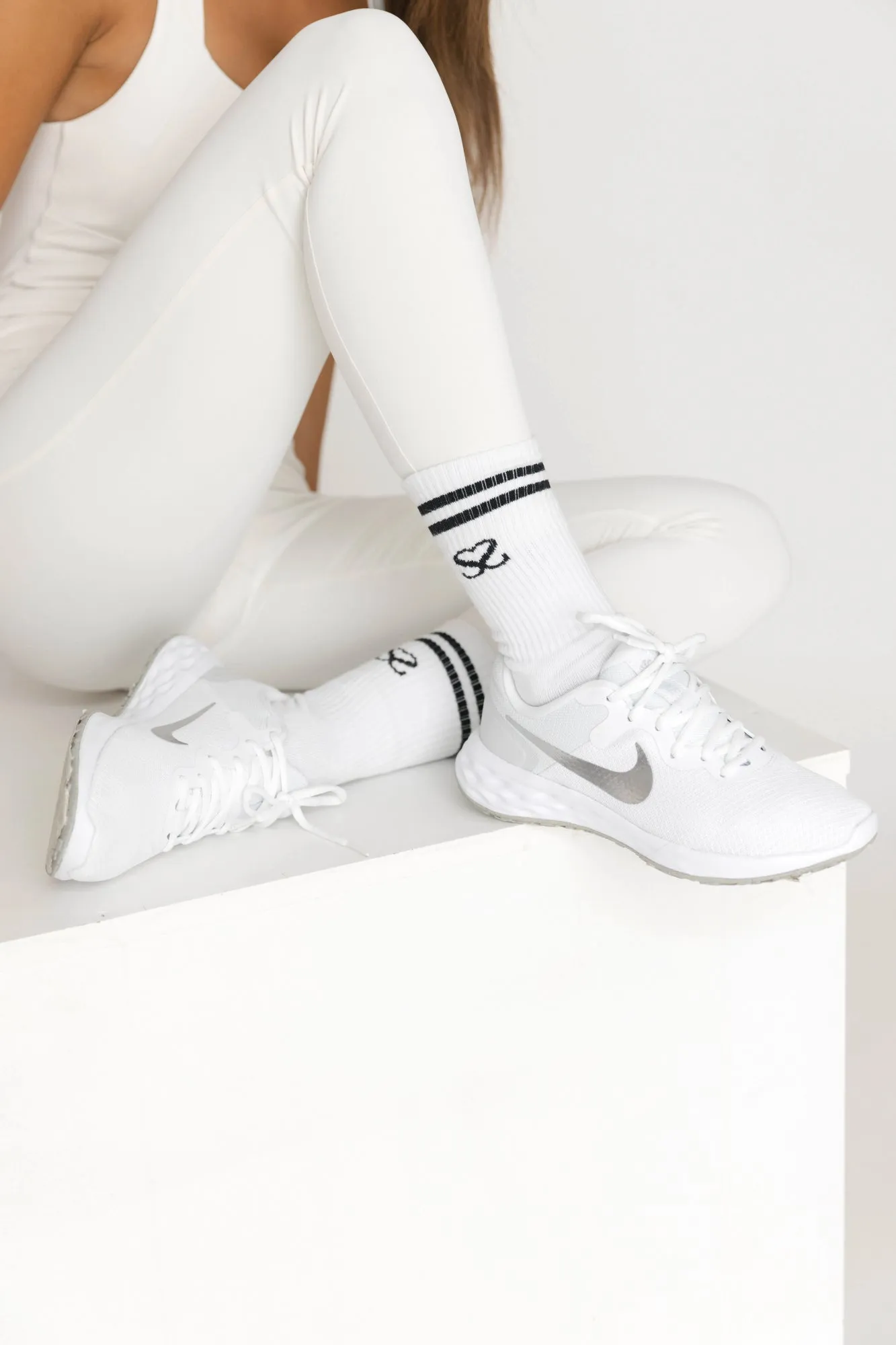 Striped White Socks 2-pack