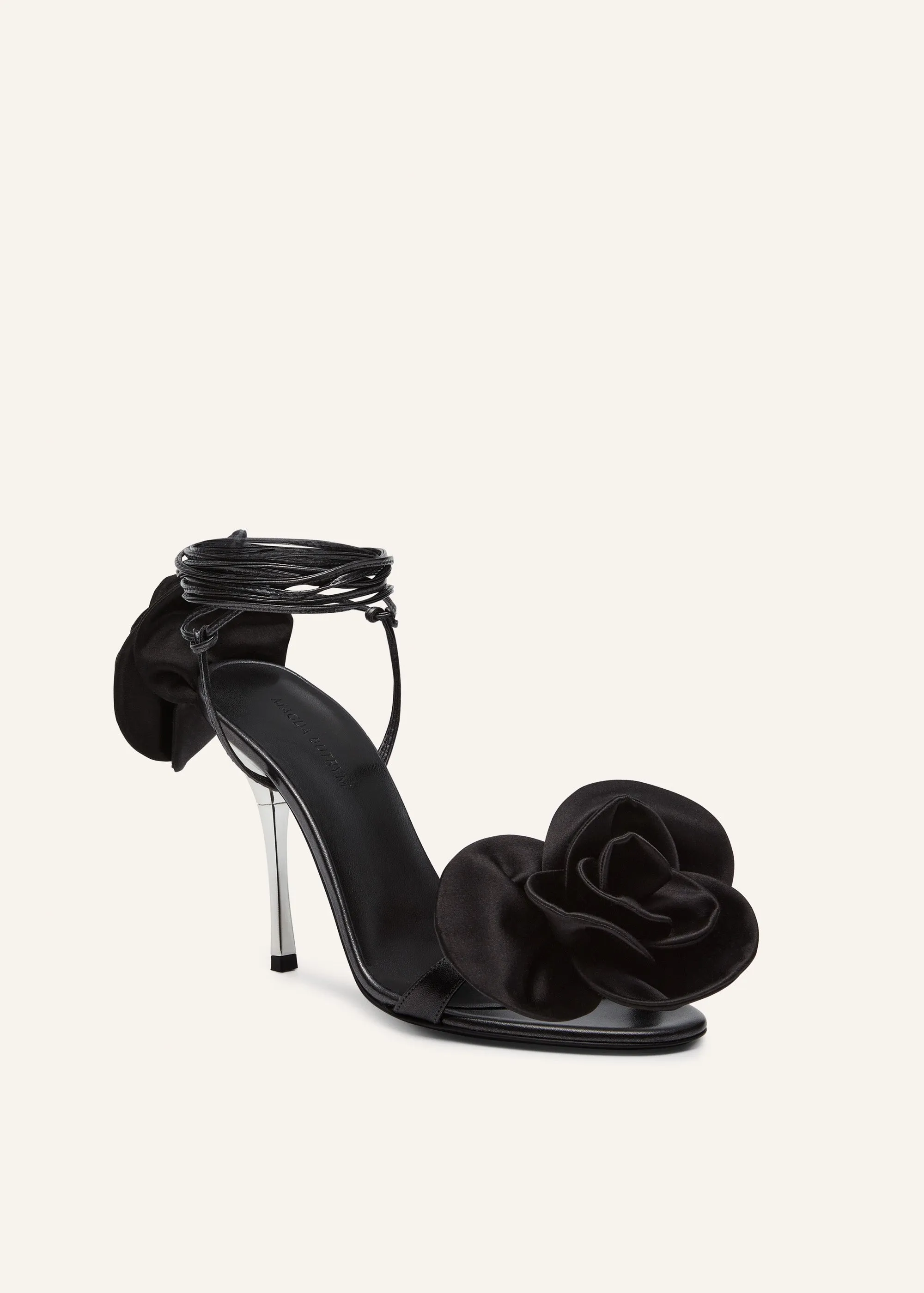 Wrap-around double-flower sandals in black leather